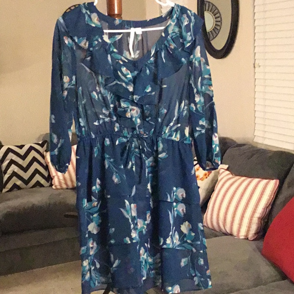 LC LAUREN CONRAD Dress Ruffle Floral 3/4 Sleeves Boho Sheer Lightweight Size 6